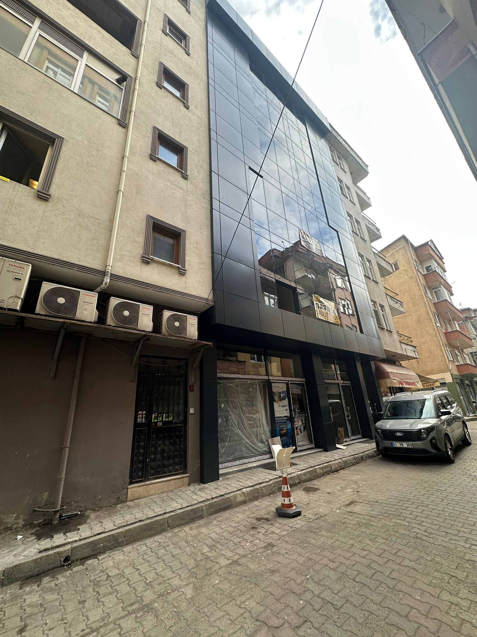 MABEL GAYRİMENKUL/ BEŞİKDÜZÜ/ ÇARŞI İÇİ SATILIK KOMPLE BİNA